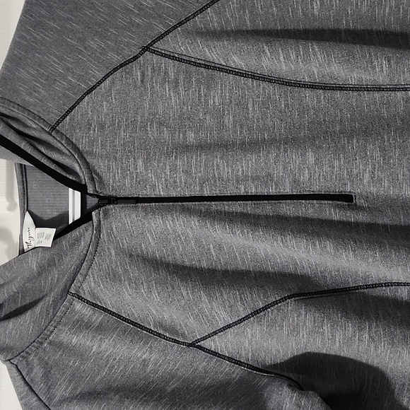 Thyme Maternity pullover hoodie with 3/4 length zipper - Picture 4 of 9